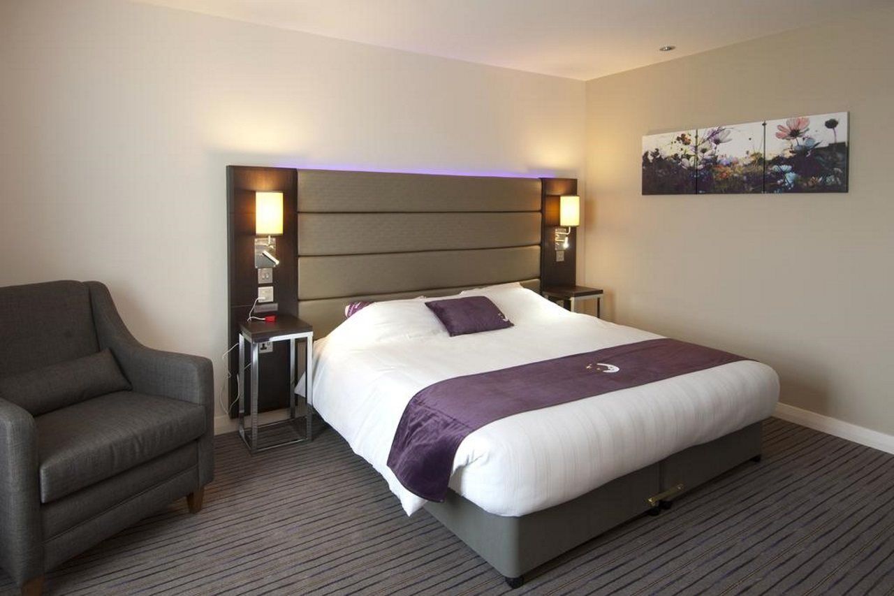 Premier Inn Heathrow Airport Terminal 4 Hillingdon Exterior foto